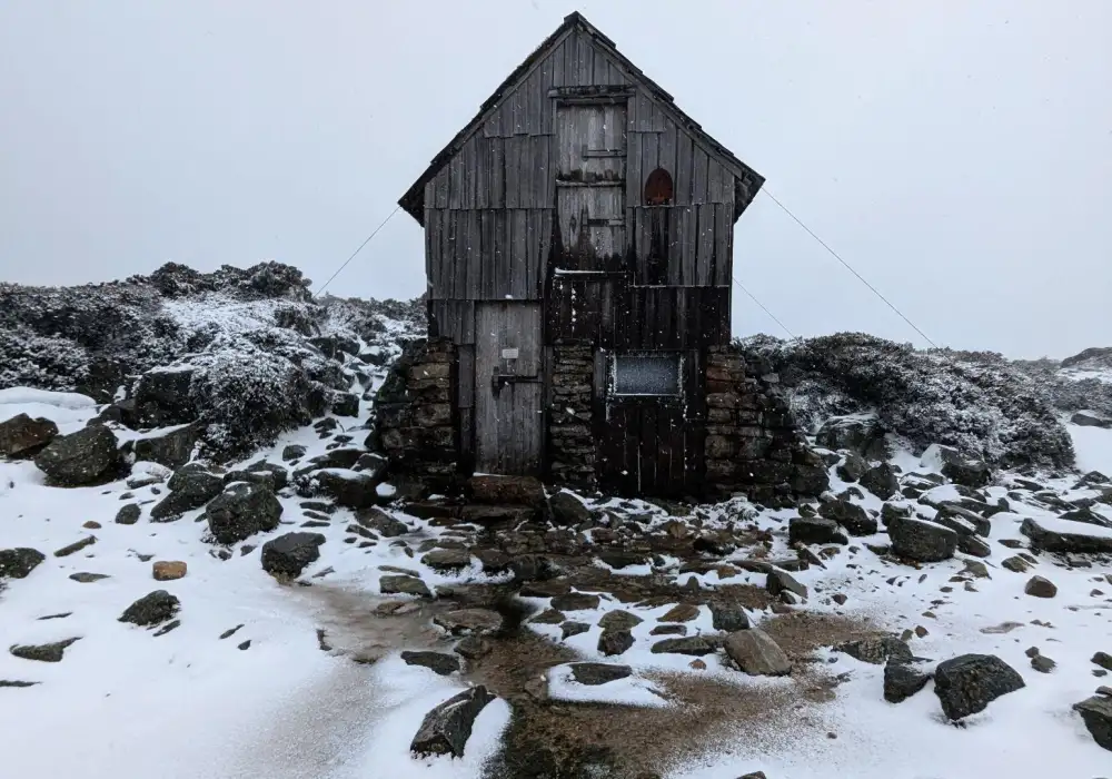Kitchen Hut at Cradle Mountain by Eduardo Marques